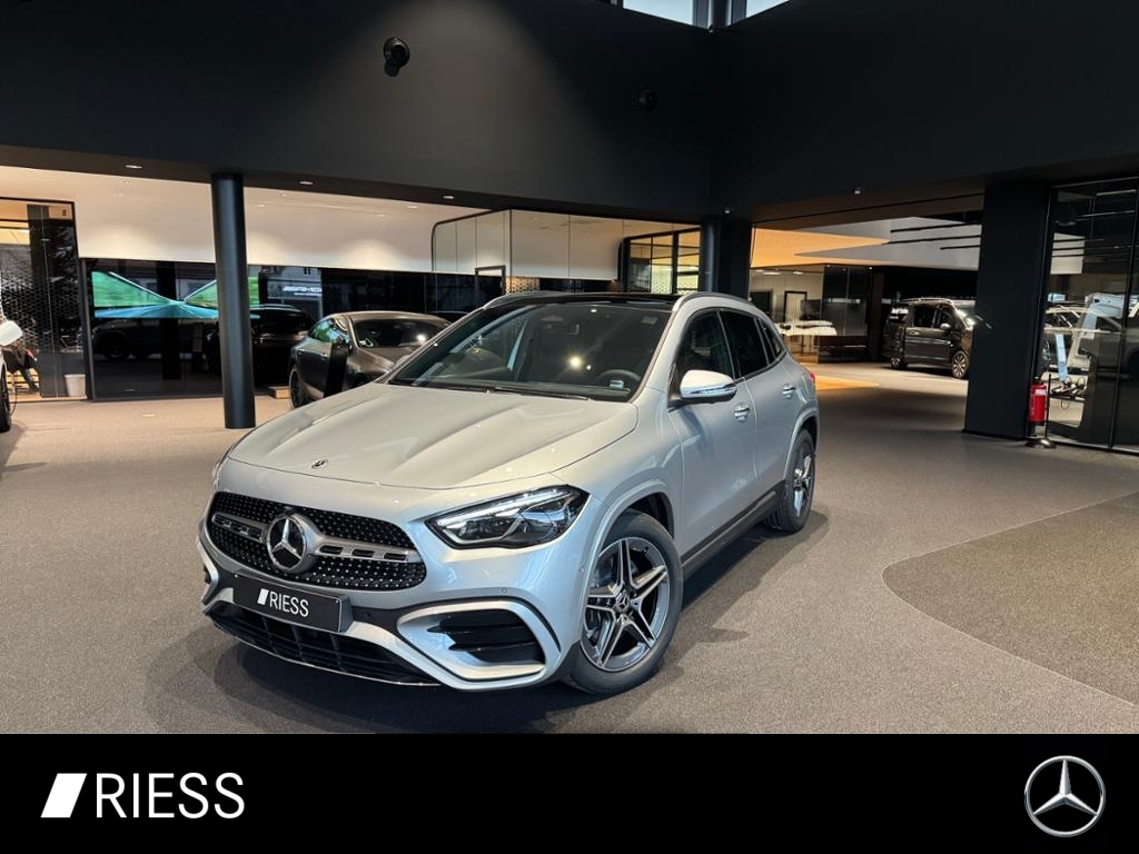 Mercedes-Benz GLA 250 4M AMG+PANO+AHK+HUD+DISTR+KEYL+TOTWKL+