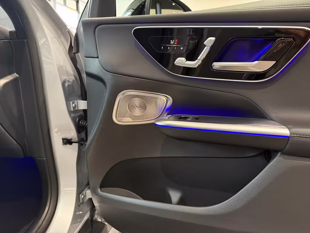 Mercedes-Benz GLC 300 AMG+PANO+AHK+DISTRONIC+KEYL+BURM+DIGI L+ - Bild 12