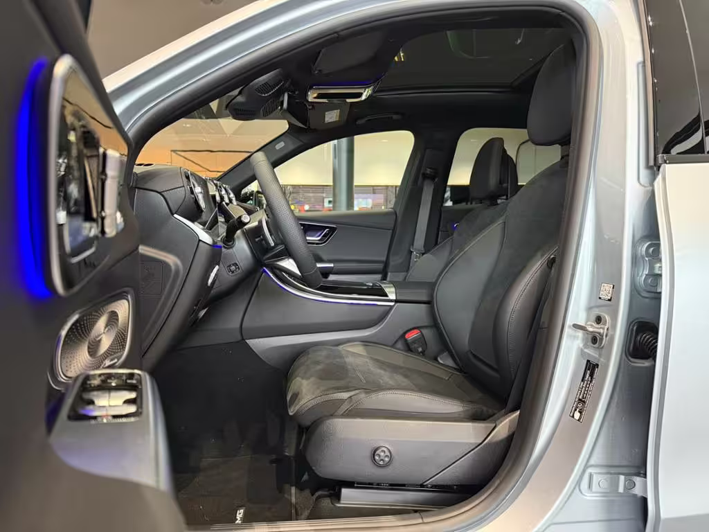 Mercedes-Benz GLC 300 AMG+PANO+AHK+DISTRONIC+KEYL+BURM+DIGI L+ - Bild 2