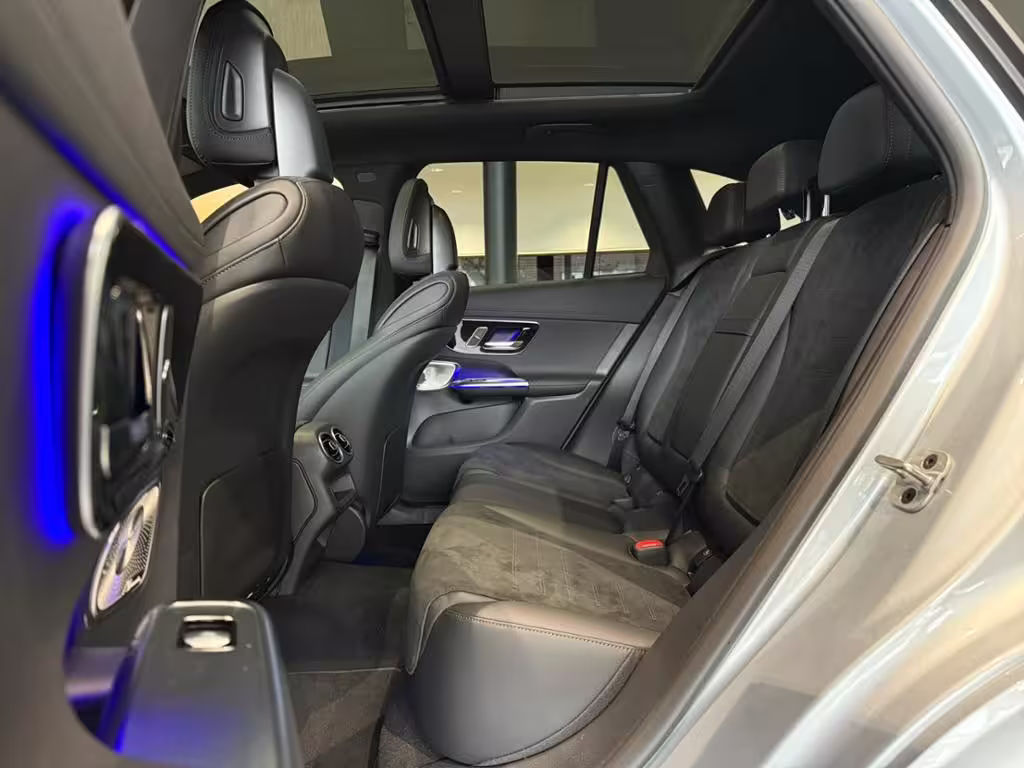 Mercedes-Benz GLC 300 AMG+PANO+AHK+DISTRONIC+KEYL+BURM+DIGI L+ - Bild 4