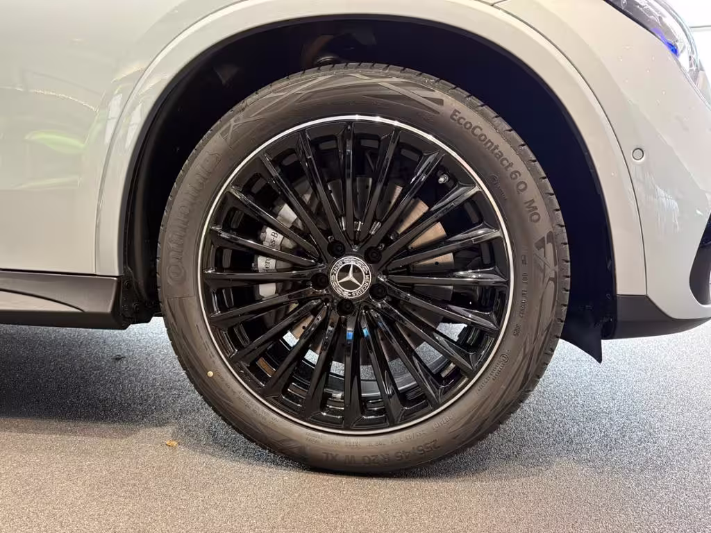 Mercedes-Benz GLC 300 AMG+PANO+AHK+DISTRONIC+KEYL+BURM+DIGI L+ - Bild 9