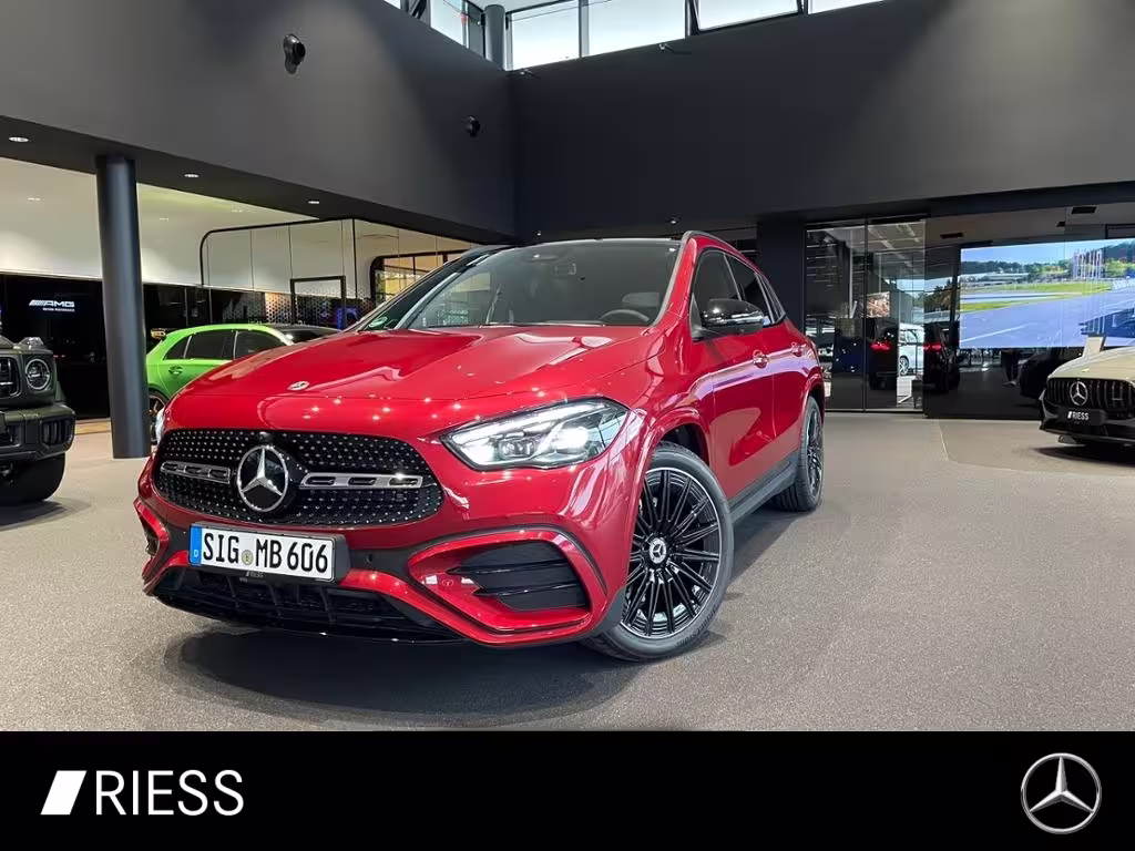 Mercedes-Benz GLA 250 4M AMG+PANO+AHK+HUD+DISTR+KEYL+MULTIBEAM