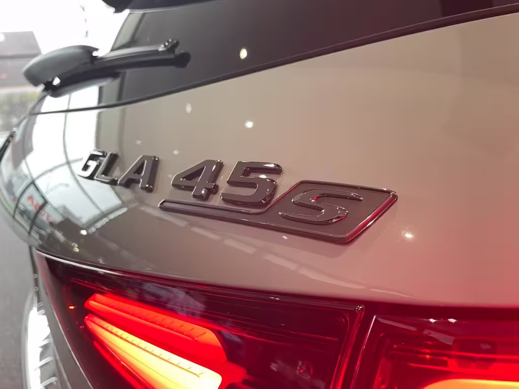 Mercedes-Benz AMG GLA 45 S 4MATIC+ 360 ACC AUT DynLicht HUD LM - Bild 23