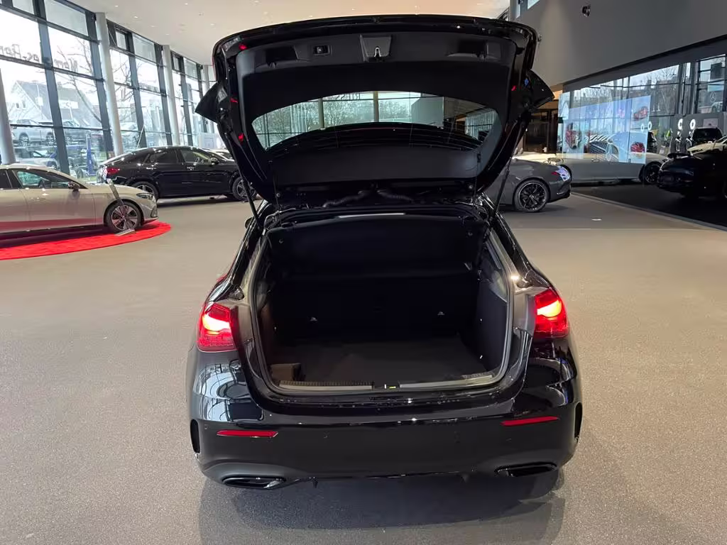 Mercedes-Benz A 180 Kompaktlimousine 360 AHK AUT DynLicht Kam. - Bild 18