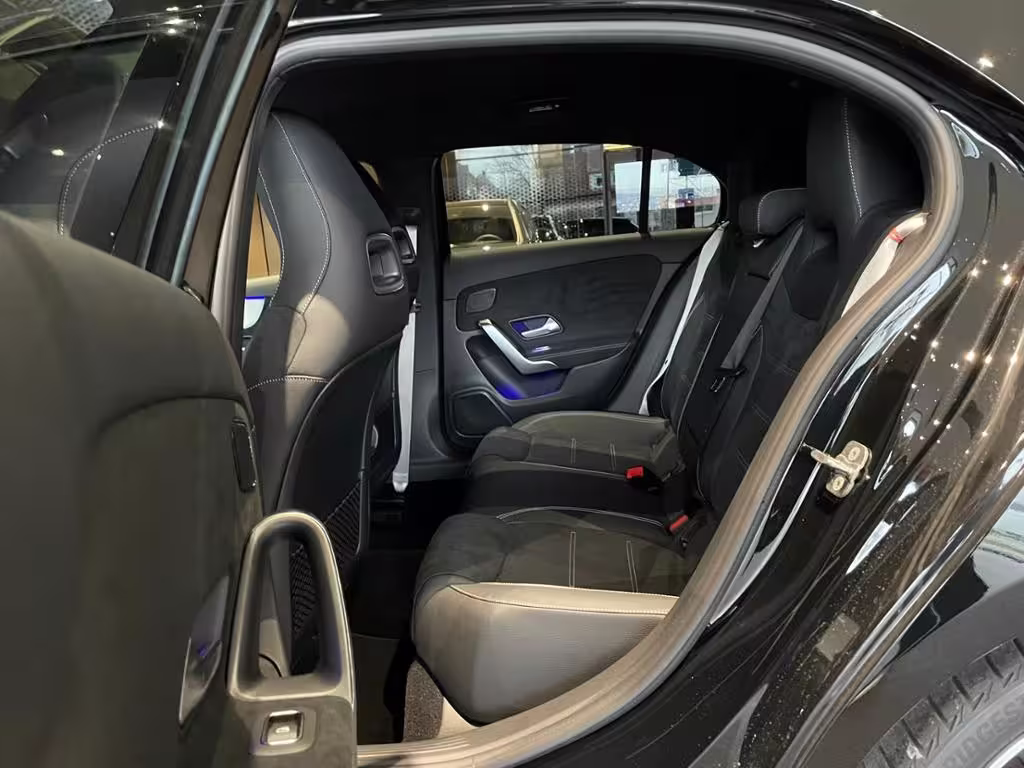 Mercedes-Benz A 180 Kompaktlimousine 360 AHK AUT DynLicht Kam. - Bild 4