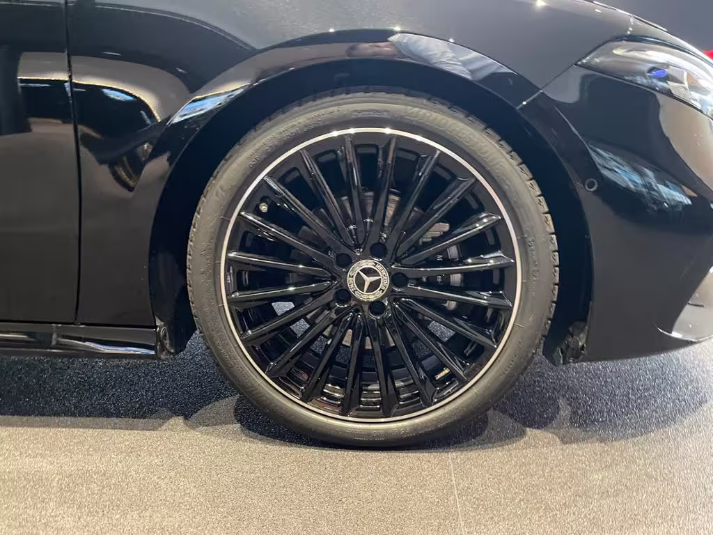 Mercedes-Benz A 180 Kompaktlimousine 360 AHK AUT DynLicht Kam. - Bild 9