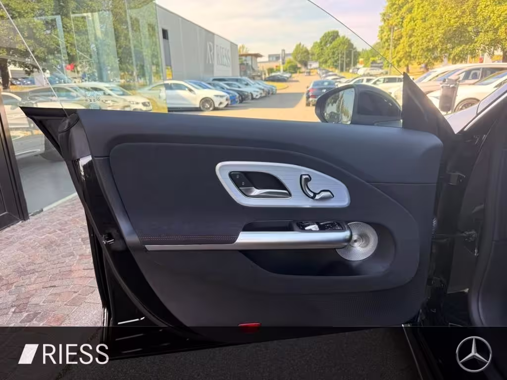 Mercedes-Benz CLA 220 4M AMG+AHK+PANO+MULTIBEAM+BURM3D+MEMORY+ CLA 220 - Bild 4
