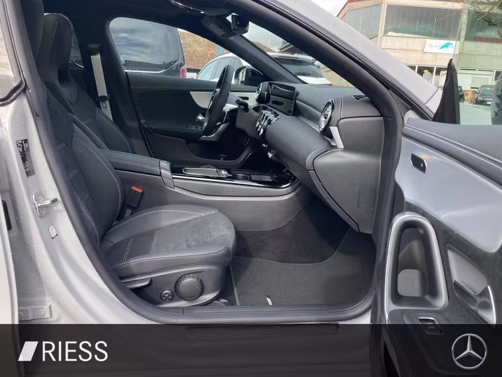 Mercedes-Benz CLA 200 d Coupé AMG+AHK+PANO+KEYL+DISTRO+STDHZG+ CLA 200 - Bild 18