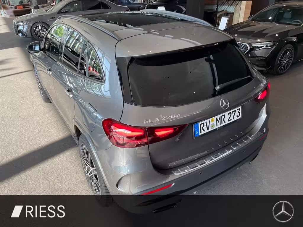 Mercedes-Benz GLA 220 d 4M AMG+PANO+AHK+DISTR+HUD+MULTIBEAM+ GLA 220 - Bild 7