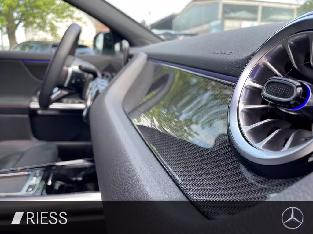 Mercedes-Benz GLA 200 d 4M AMG+AHK+DISTR+MULTIB+360°+THERM+UVM GLA 200 - Bild 12