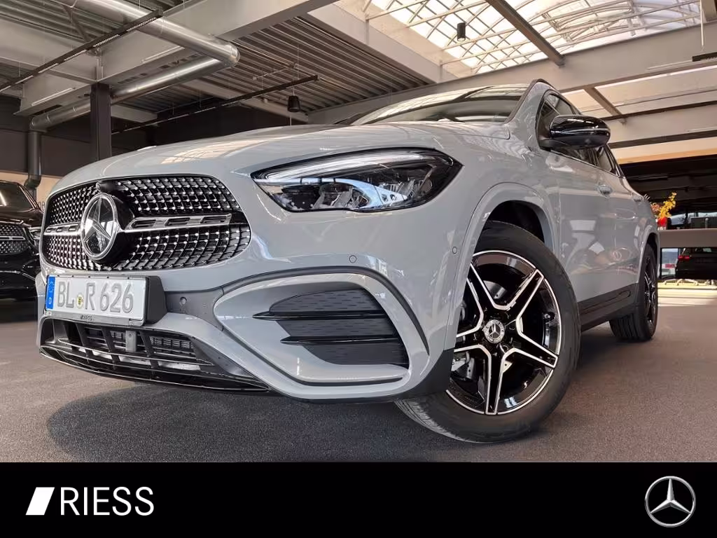 Mercedes-Benz GLA 200 AMG SE+AHK+PANO+360°+DISTRONIC+HANDSFREE