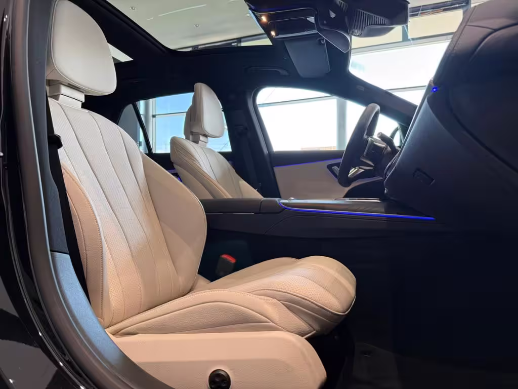 Mercedes-Benz E 220 d T 4M AMG+PANO+DISTRONIC+DIGI LIGHT+KEYL+ E 220 - Bild 10