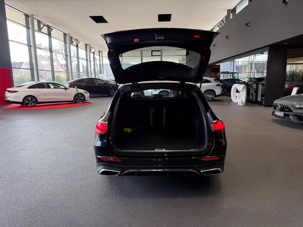 Mercedes-Benz E 220 d T 4M AMG+PANO+DISTRONIC+DIGI LIGHT+KEYL+ E 220 - Bild 16