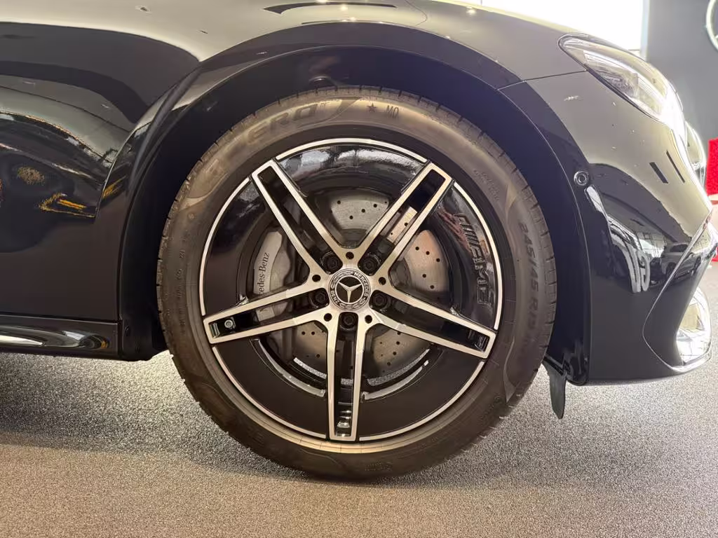 Mercedes-Benz E 220 d T 4M AMG+PANO+DISTRONIC+DIGI LIGHT+KEYL+ E 220 - Bild 9