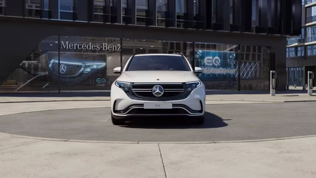 Mercedes-Benz EQC 400 4M AMG Sport Distr LED Burmes Schiebe 20