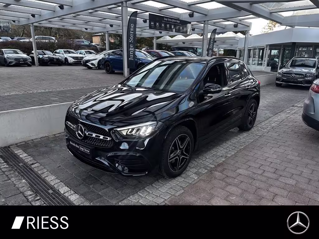 Mercedes-Benz GLA 200 AMG Sport Night Distr Pano AHK Ambi 19