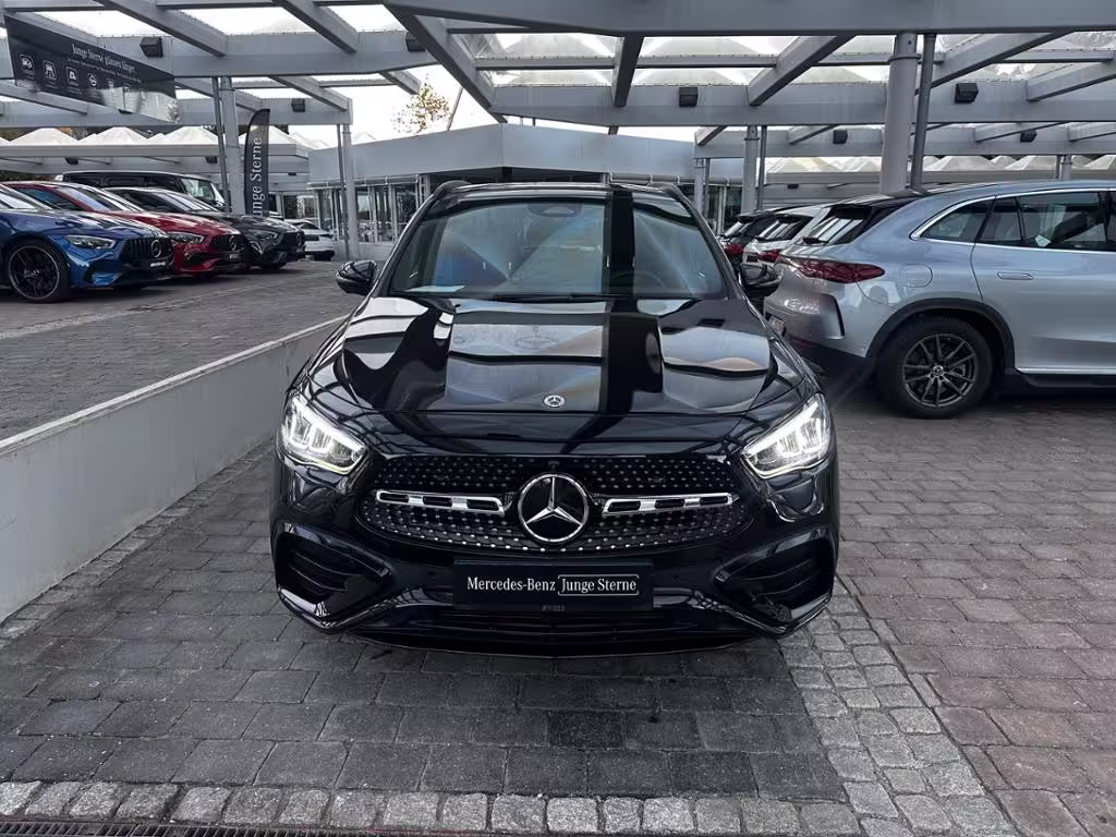 Mercedes-Benz GLA 200 AMG Sport Night Distr Pano AHK Ambi 19 - Bild 2