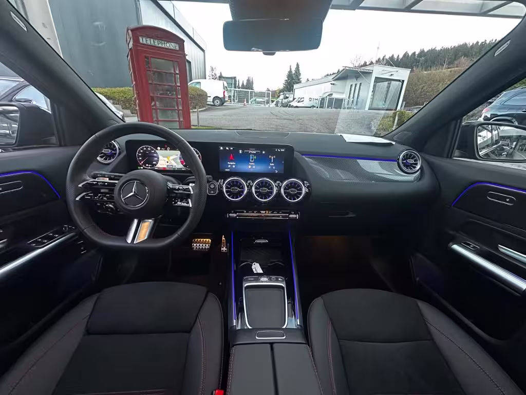 Mercedes-Benz GLA 200 AMG Sport Night Distr Pano AHK Ambi 19 - Bild 8