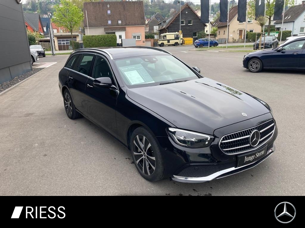 Mercedes-Benz E 300 de T Avantgarde  Distro AHK Pano Ambiente