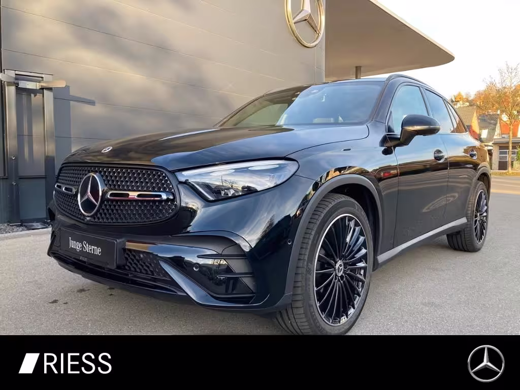 Mercedes-Benz GLC 300 4M AMG AHK DISTR NIGHT SPUR AMBI CARPLAY