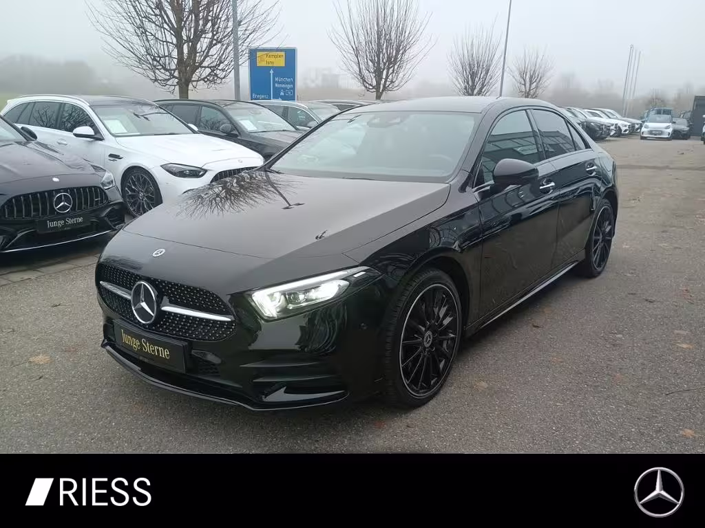 Mercedes-Benz A 250 e Limo AMG Pano Night Multib. 360° 19 Zoll