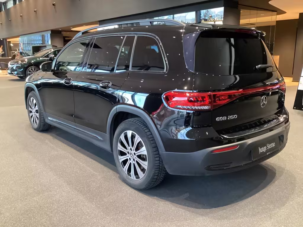 Mercedes-Benz EQB 250 AUT DynLicht Fernlichtass. Kam. KlimaA - Bild 5