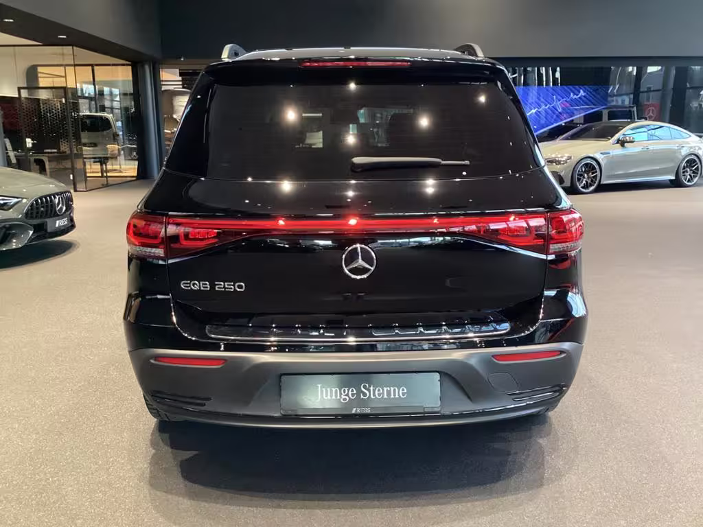 Mercedes-Benz EQB 250 AUT DynLicht Fernlichtass. Kam. KlimaA - Bild 6