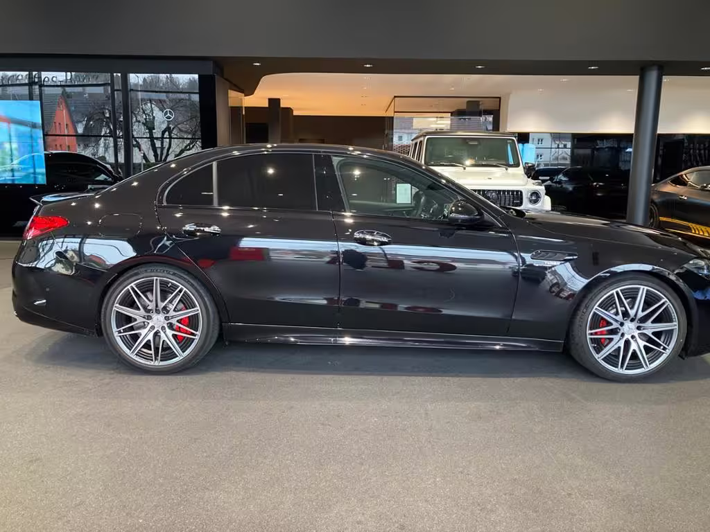 Mercedes-Benz C 63 AMG S E  PREMIUM+FAHRASSI+ NIGHT CARBON AUG - Bild 18