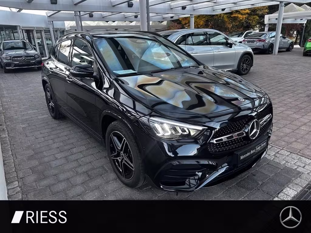 Mercedes-Benz GLA 200 AMG Sport Night Distr Pano AHK Keyless - Bild 3
