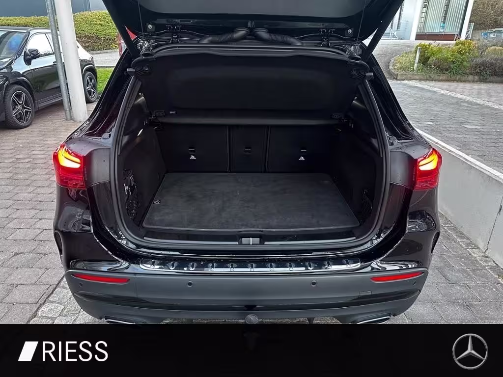 Mercedes-Benz GLA 200 AMG Sport Night Distr Pano AHK Keyless - Bild 4