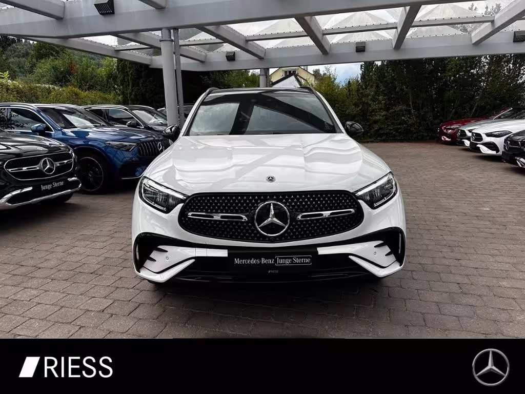 Mercedes-Benz GLC 220 d 4M AMG Sport Night Distr Pano AHK 19 - Bild 2