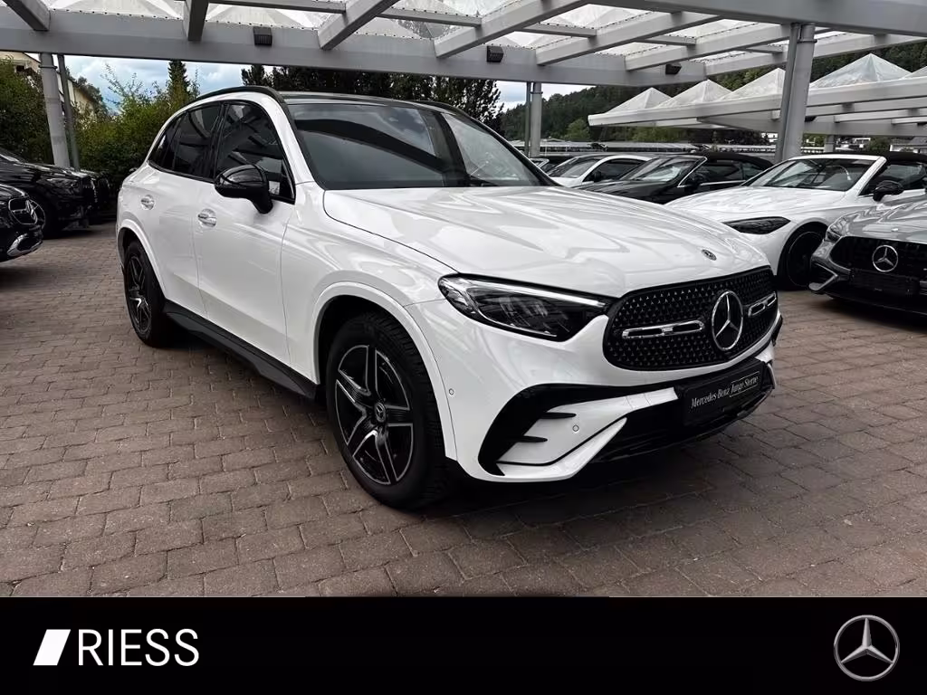 Mercedes-Benz GLC 220 d 4M AMG Sport Night Distr Pano AHK 19 - Bild 3