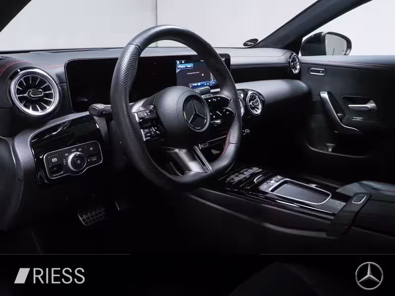 Mercedes-Benz CLA 250 e AMG Sport Night Distr Pano AHK HUD 19 - Bild 5