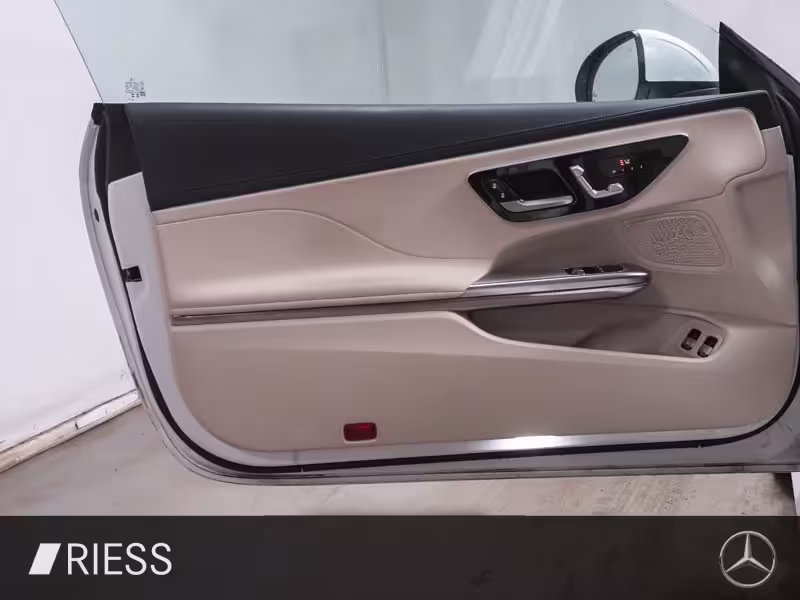 Mercedes-Benz CLE 300 e AMG Sport Night Distr Vorr Pano W-Paket 19 - Bild 9