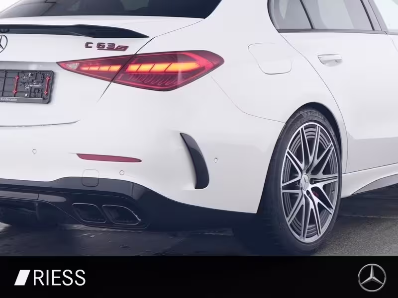 Mercedes-Benz C 63 S Night Perf Sitze Pano AHK HUD Burmes 20 - Bild 2