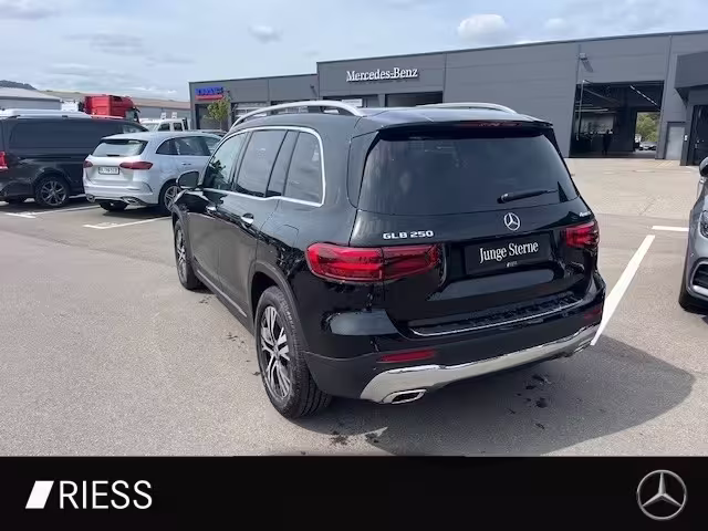 Mercedes-Benz GLB 250 4M Progressive Navi LED Pano 7 Sitzer - Bild 4