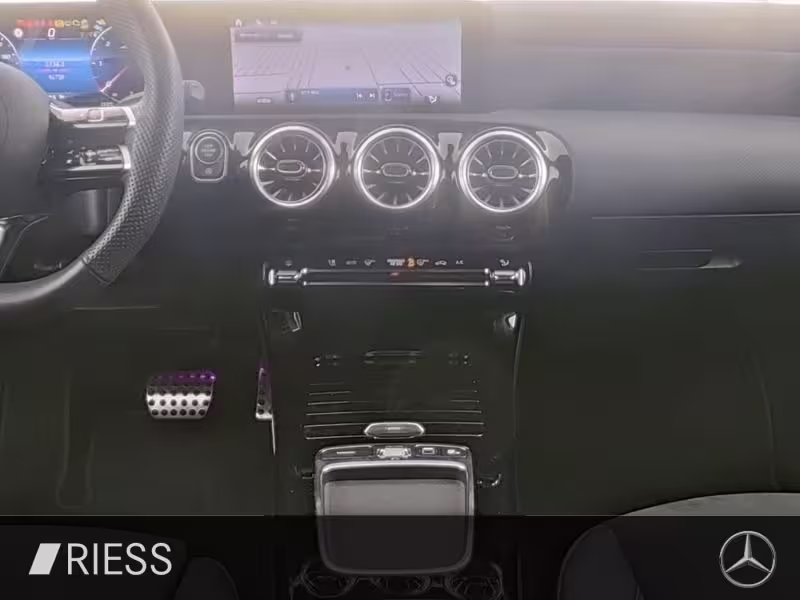 Mercedes-Benz CLA 200 d SB AMG Sport Night LED Pano 360 18 - Bild 9