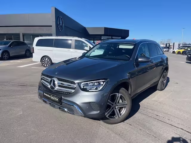 Mercedes-Benz GLC 300 e 4MATIC AHK AUT Kam. KeyLess KlimaA LED