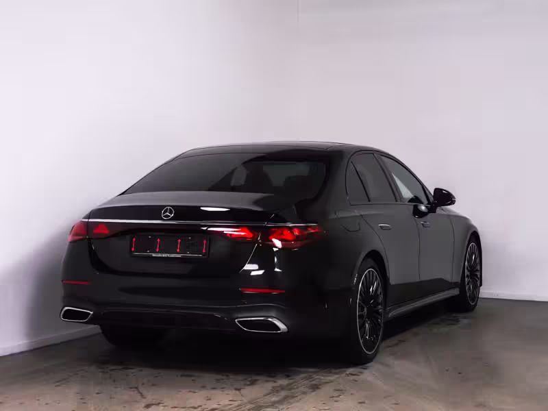 Mercedes-Benz E 220 d AMG Sport Night Distr Superscre Pano 20 - Bild 2