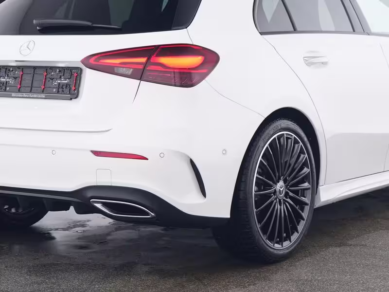 Mercedes-Benz A 220 4M AMG Sport Night Pano LED HUD 360 19 - Bild 4