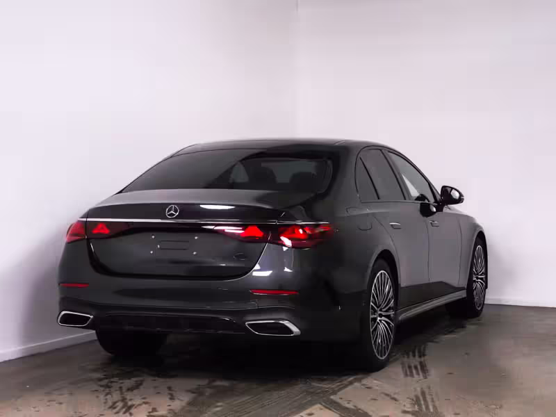 Mercedes-Benz E 300 de AMG Sport Night Premoim Superscreen - Bild 3