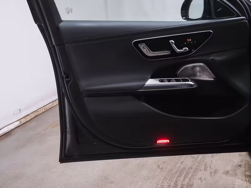 Mercedes-Benz E 300 de AMG Sport Night Premoim Superscreen - Bild 9