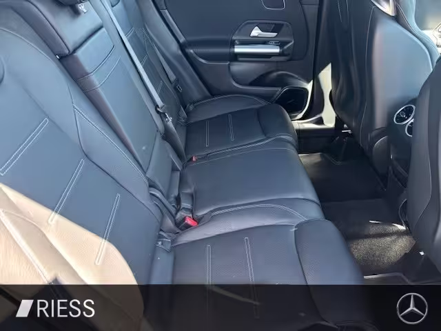 Mercedes-Benz GLA 35 AMG 4M Night Distr Sitzkli Perf Sitze Standh GLA 35 AMG - Bild 11