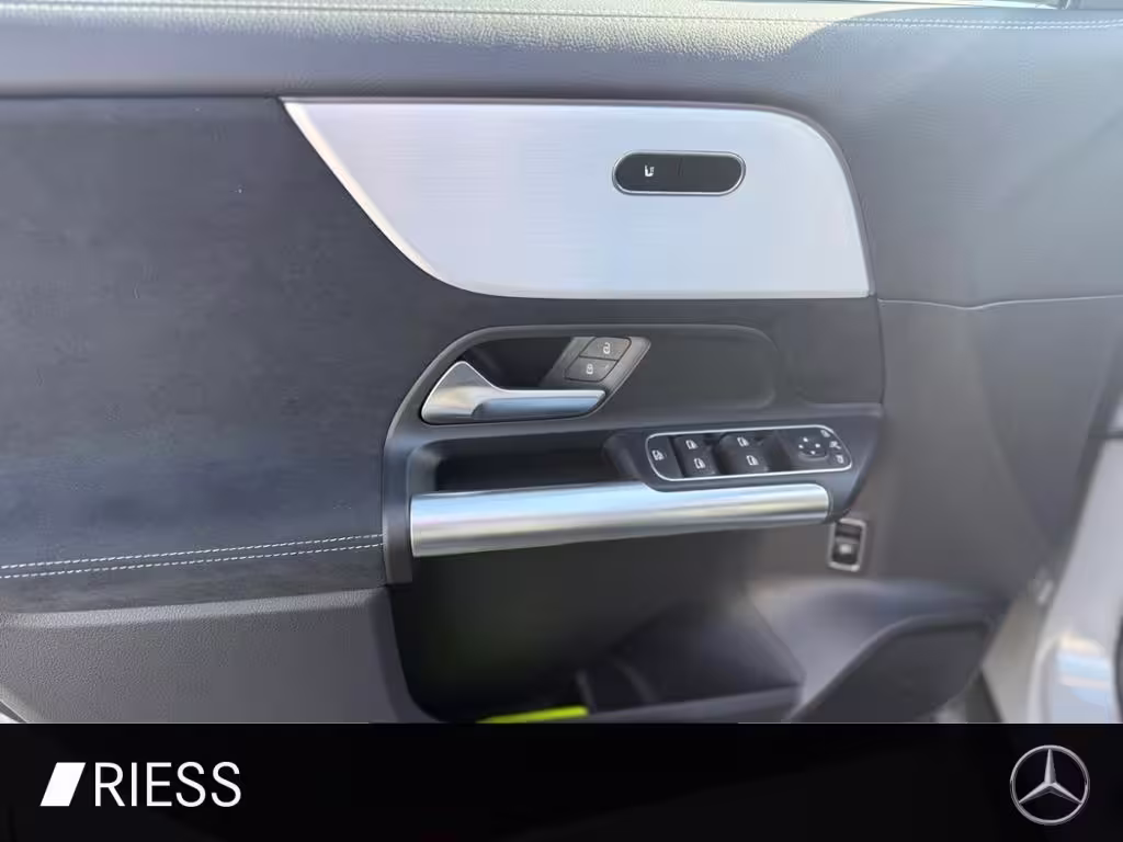 Mercedes-Benz GLA 200 d 4M AMG Sport Night Pano AHK keyless 20 GLA 200 - Bild 5