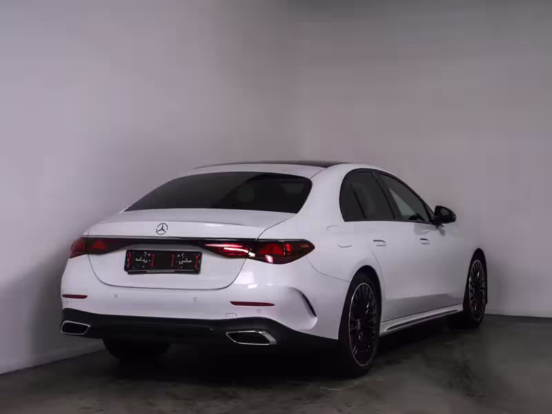 Mercedes-Benz E 220 d AMG Sport Night Distr Pano AHK Super 20 - Bild 2