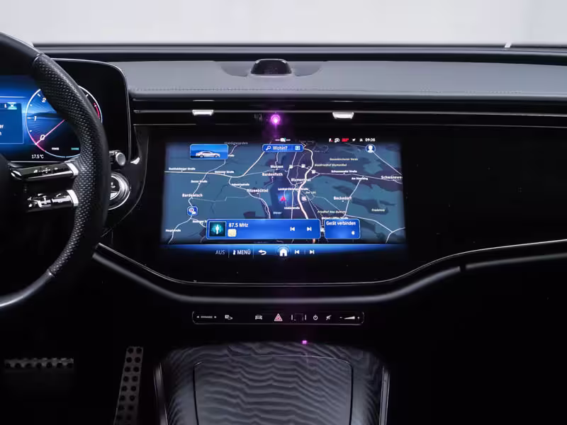 Mercedes-Benz E 220 d AMG Sport Night Distr Pano AHK Super 20 - Bild 6