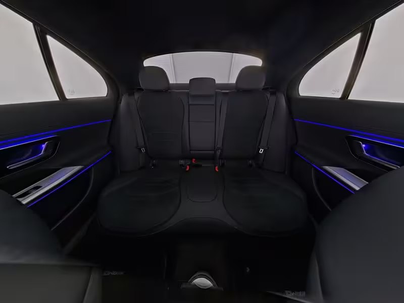 Mercedes-Benz E 220 d AMG Sport Night Distr Pano Keyless Kamera E 220 - Bild 7