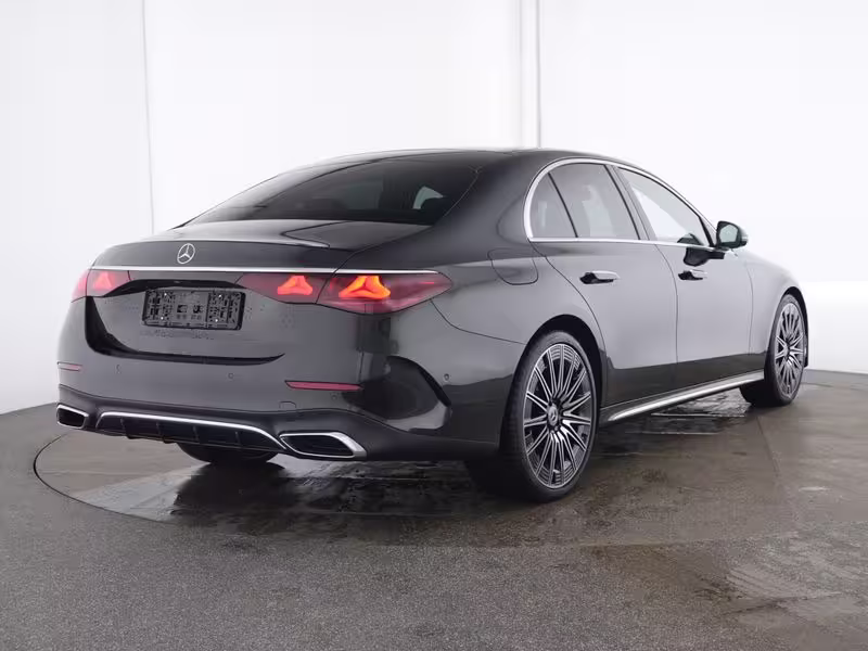 Mercedes-Benz E 220 d AMG Sport Distr Pano Sitzkl Standh Burmes E 220 - Bild 2