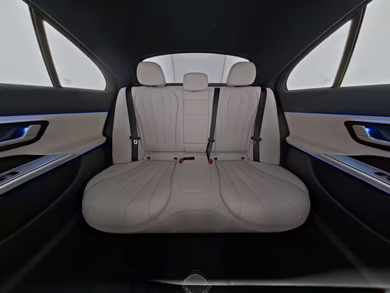 Mercedes-Benz E 220 d AMG Sport Distr Pano Sitzkl Standh Burmes E 220 - Bild 7