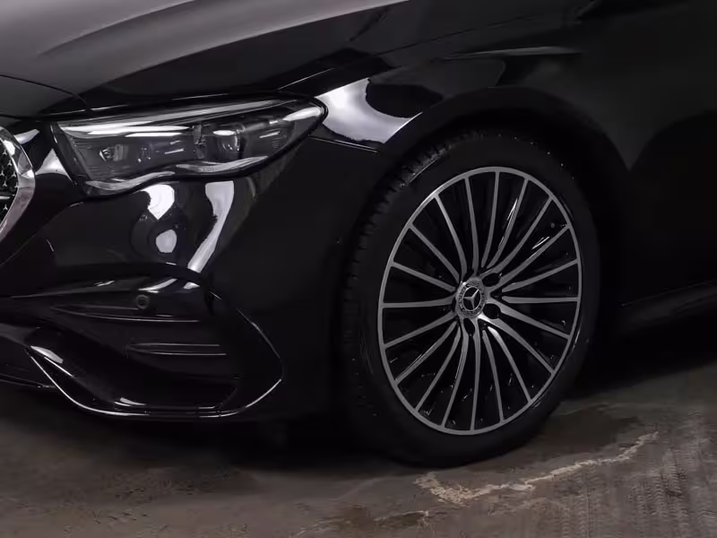 Mercedes-Benz E 220 d Limousine AMG SUPERSCREEN PANO BURM NIGHT E 220 - Bild 4